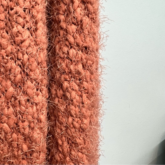 Soft fuzzy sweater from Love Tree EUC size XL - Picture 6 of 9